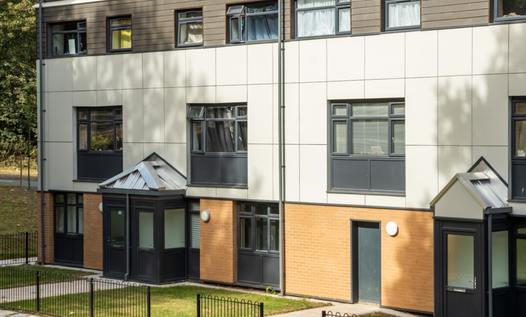 Thorn Close 13 Large