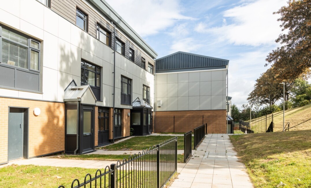 Thorn Close 14 Large