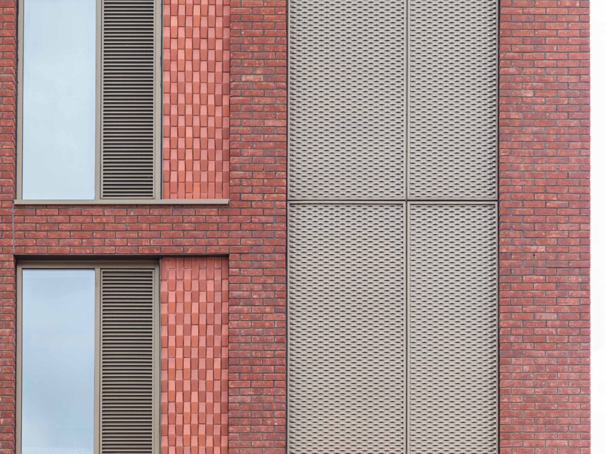 CD5 2411 LR